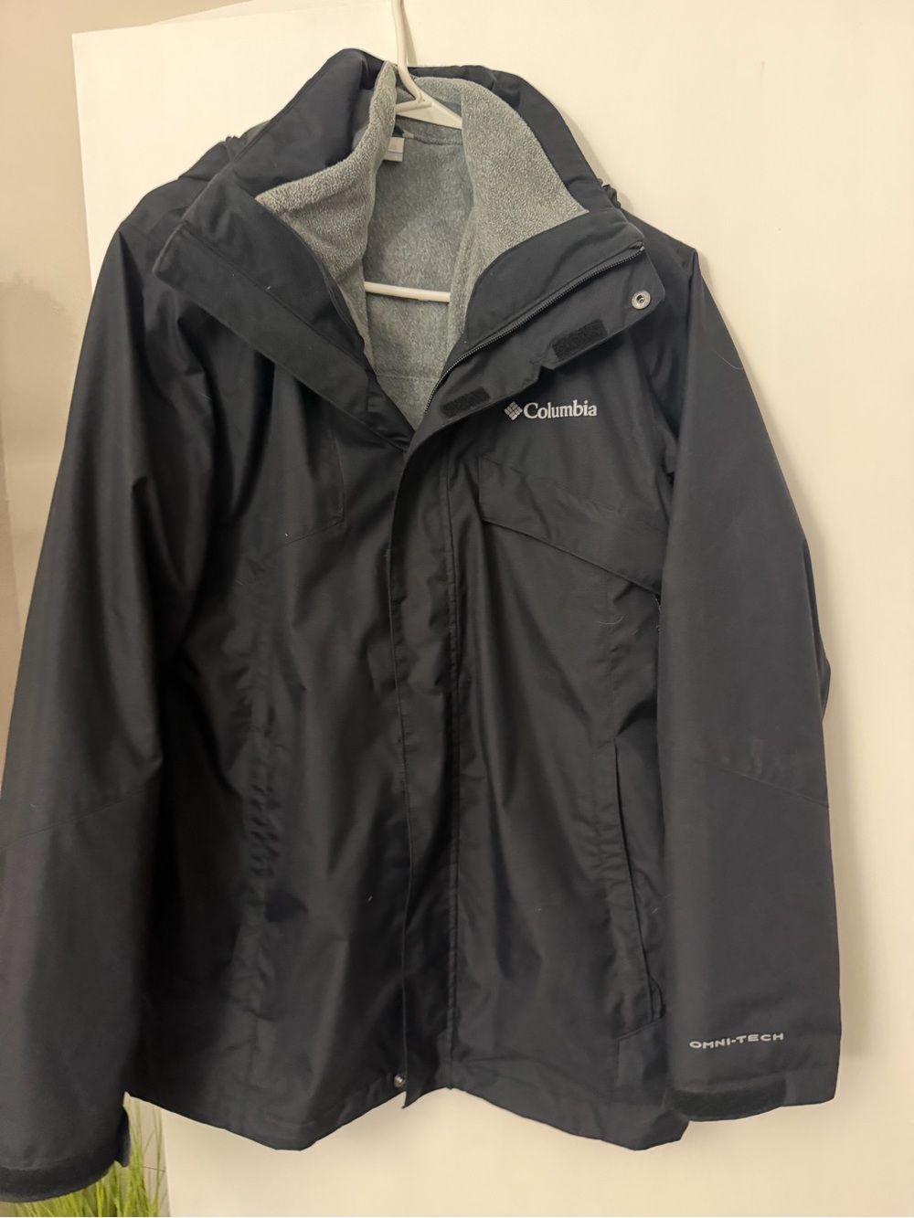 Columbia black Men's Omni-Tech Rain Jacket